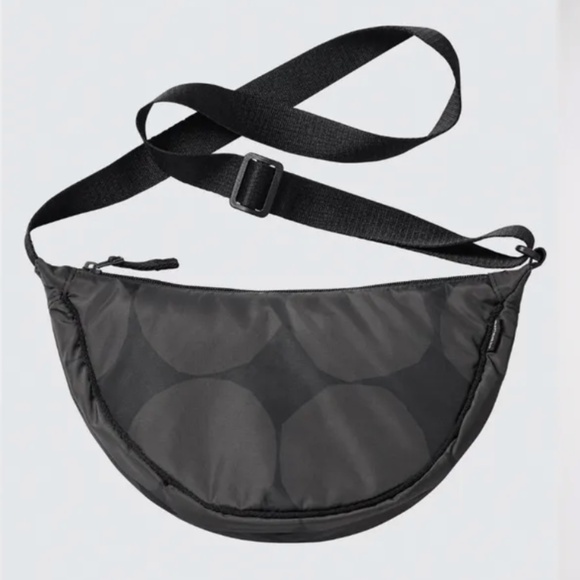 Uniqlo Marimekko collab dark gray polka dots padded round mini shoulder bag NWT - Picture 1 of 8